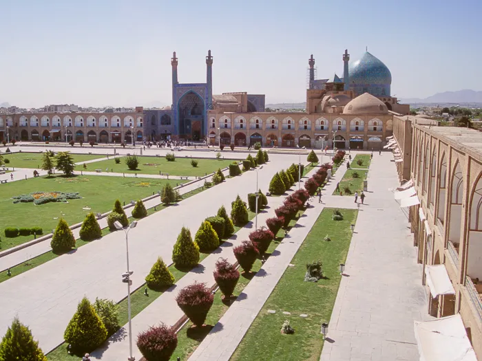 'Si-o-Se Pol' bridge across the Zayandeh River, Isfahan